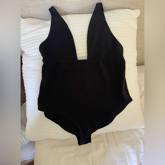 Mara Hoffman Baiting suit - one piece. Amazing material- only worn once - Picture 6 of 6